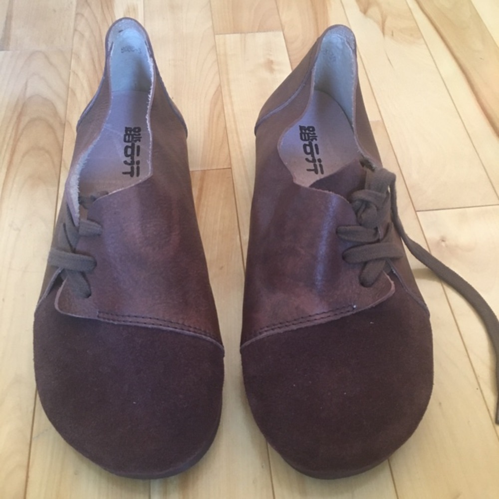 Size 8 leather shoes
